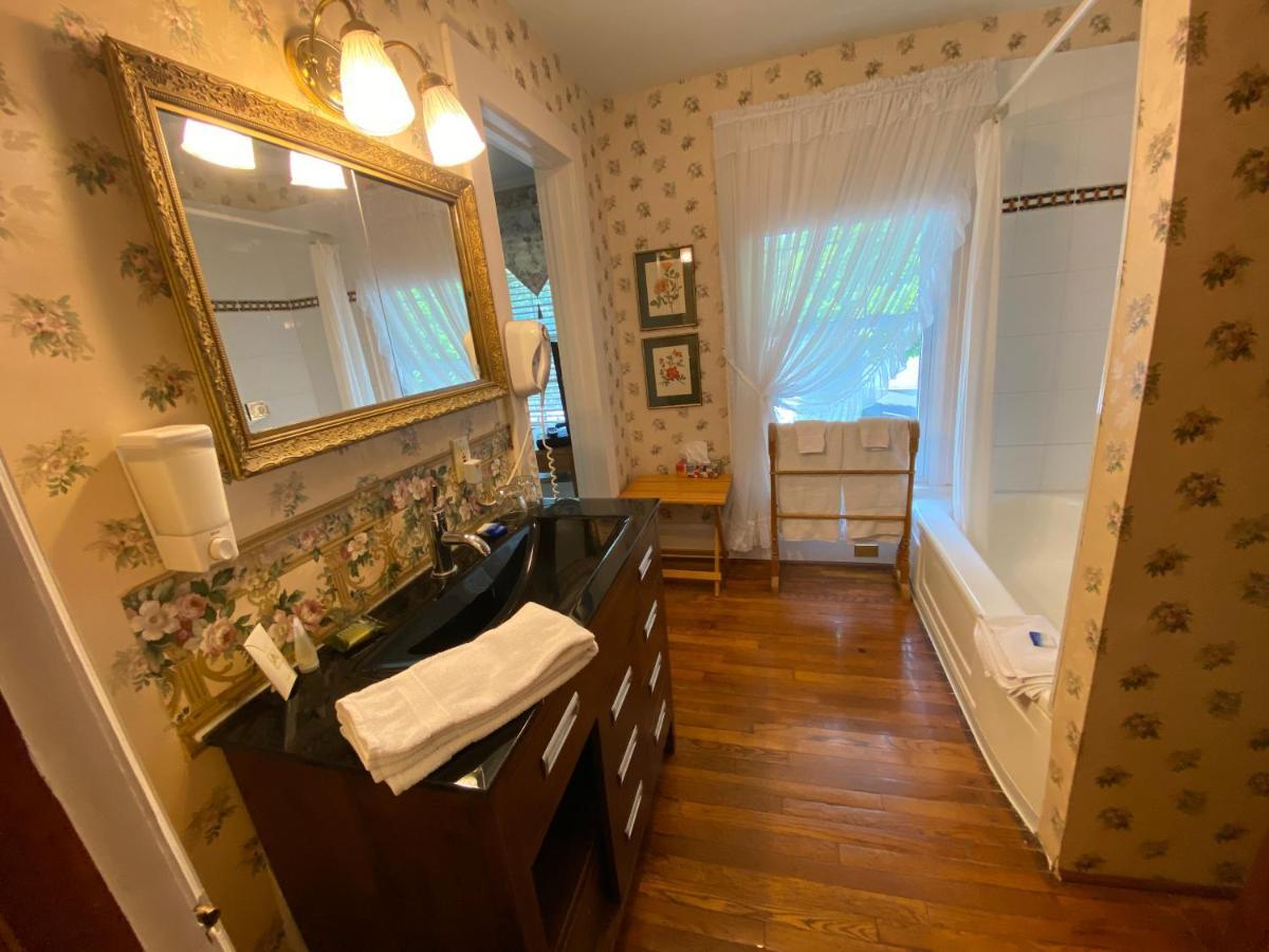 Bernard Gray Hall Bed And Breakfast Niagara-on-the-Lake Extérieur photo